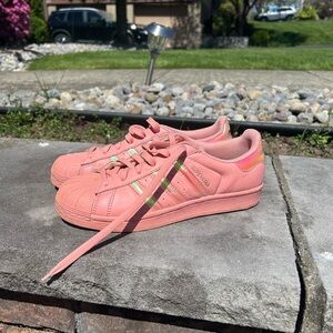 Adidas sneakers coral